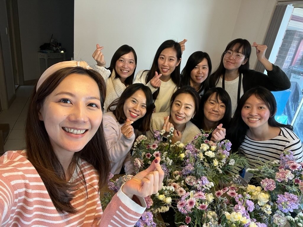 🇦🇺 Create Beautiful Vase Arrangements: Floral Design Workshop | Ching Hung's Portfolio | Gengen
