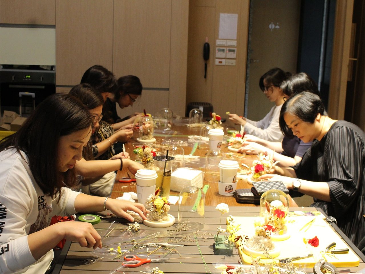 🌹 Community Floral Workshop: Preserved Flower Glass Dome Creation | Ching Hung's Portfolio | Gengen