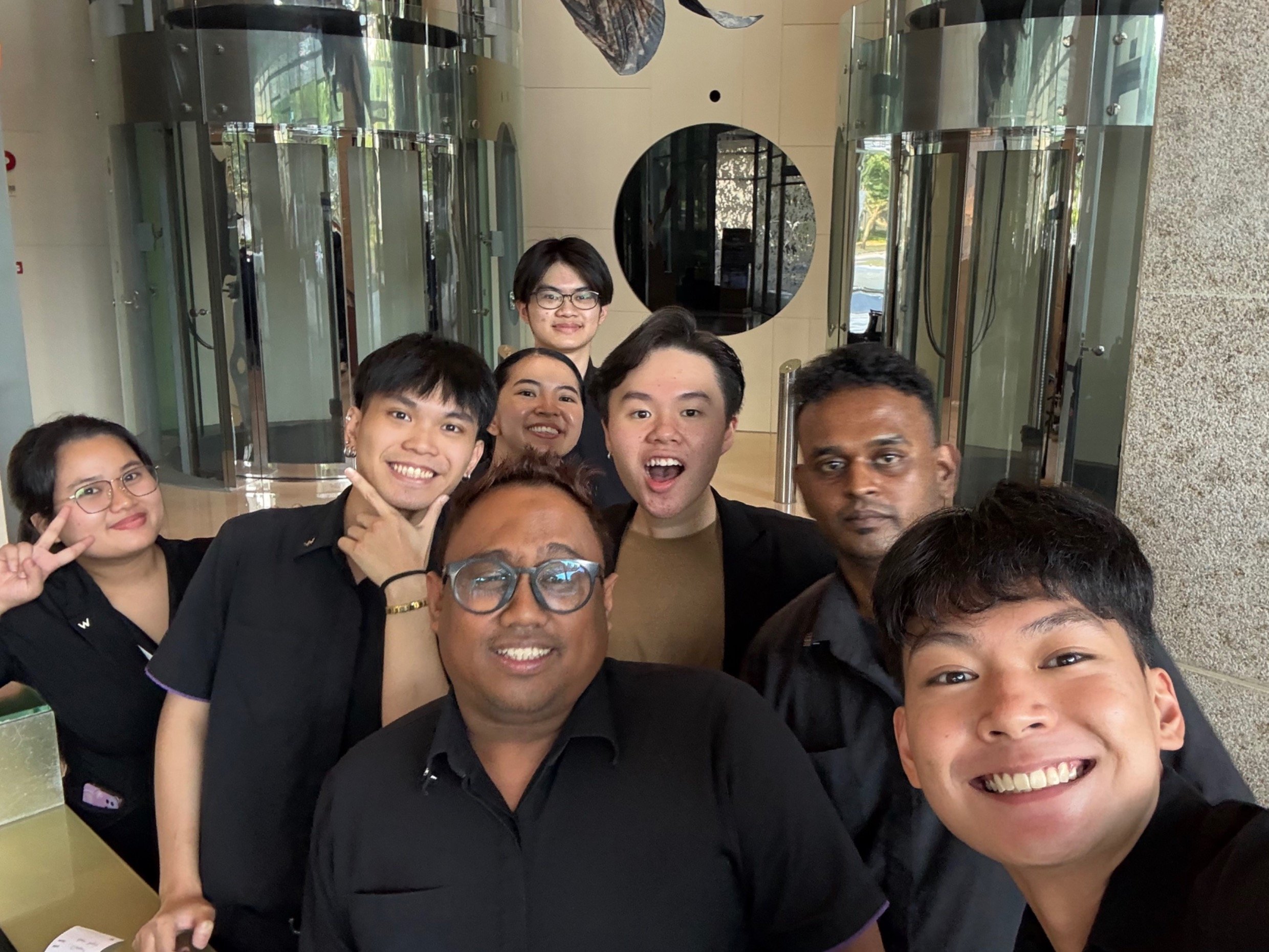 Leading the bell service team in W Singapore | Ryan Tay's Portfolio | Gengen