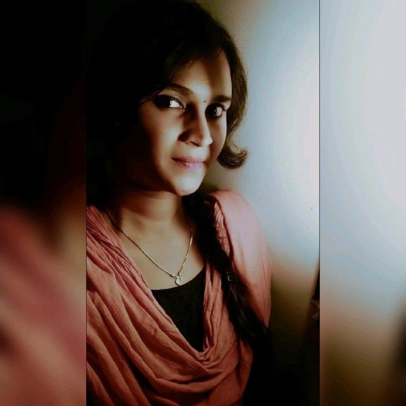 Divya Bharathi | Gengen